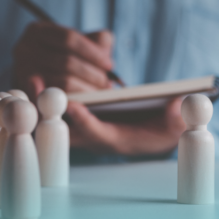 Saiba como o headhunting em marketing facilita a contratação de coordenadores e especialistas digitais, com benefícios e dicas para PMEs. Guia do Salesjobs.