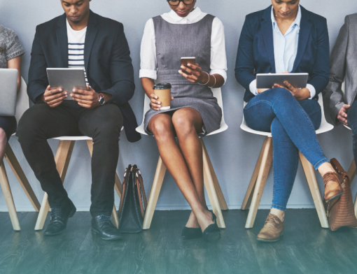 Entenda diferença entre recrutamento e seleção, etapas completas e como aplicar em cargos de vendas e marketing sem perder tempo.