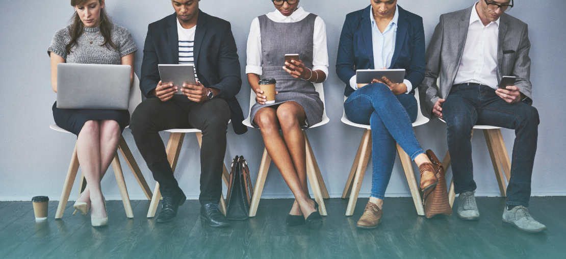 Entenda diferença entre recrutamento e seleção, etapas completas e como aplicar em cargos de vendas e marketing sem perder tempo.